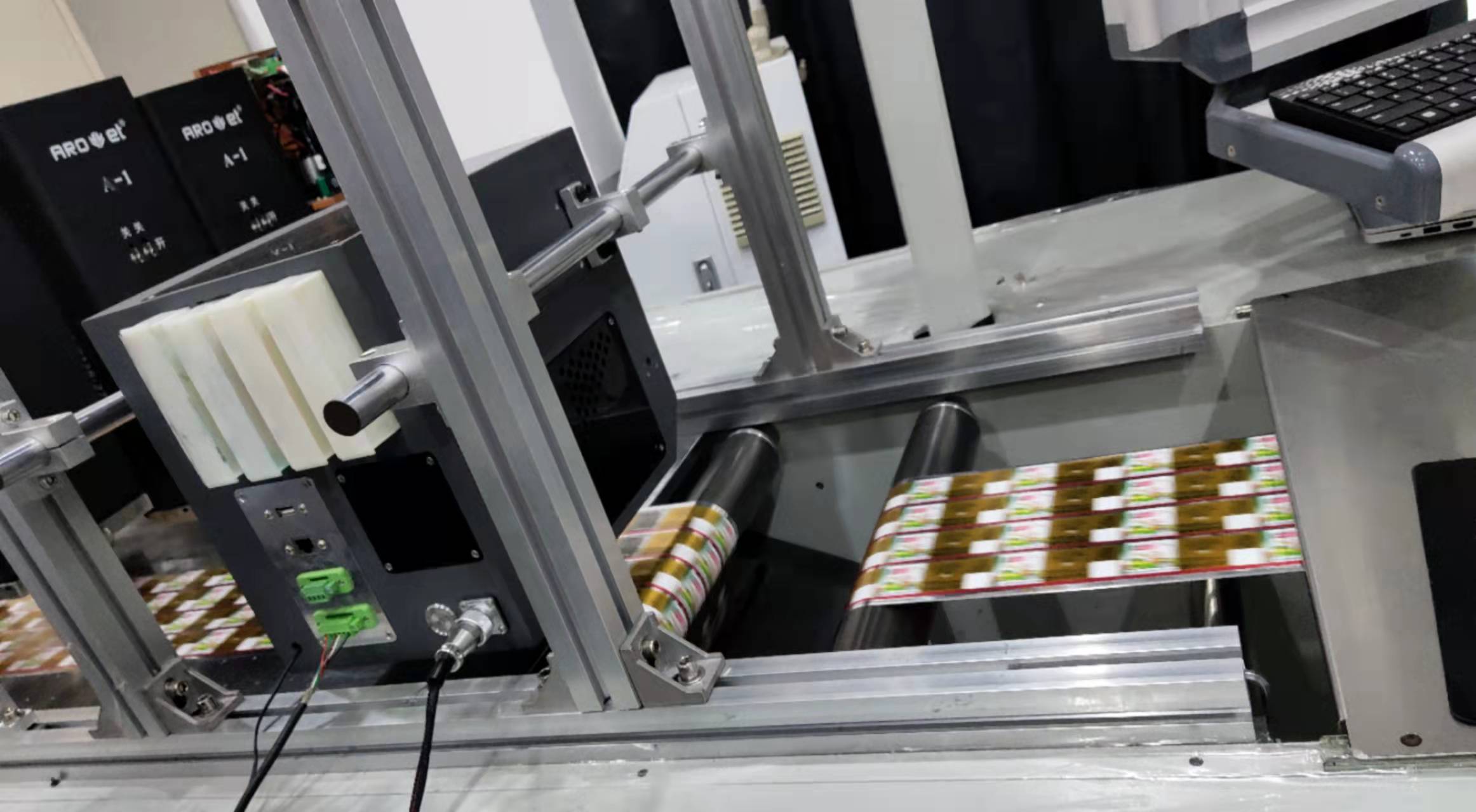 喷码知识：喷码机是干什么的？